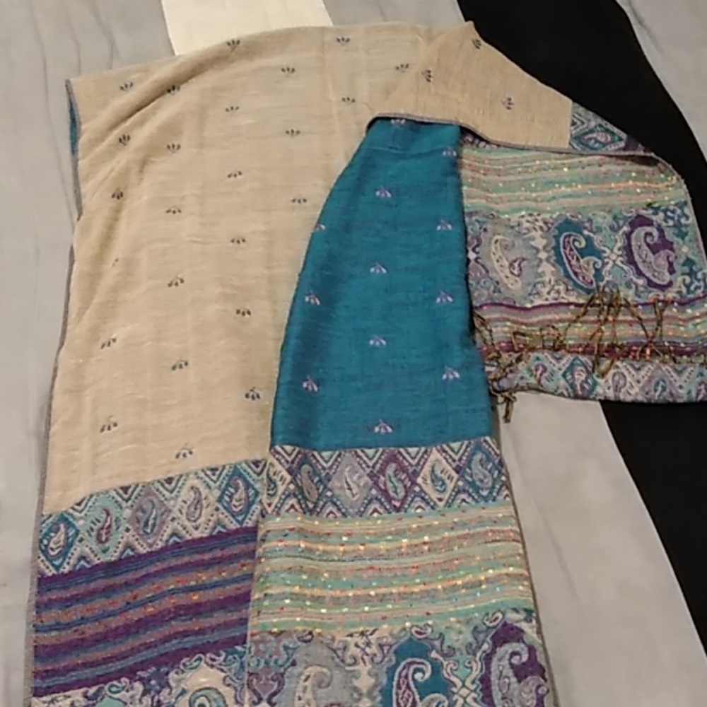 Women's scarf